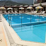 Hotell Armas Park 2*