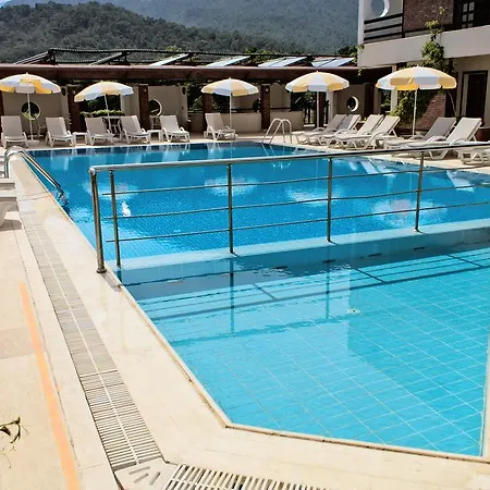 Otel Armas Park 2*